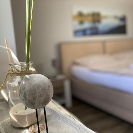 Zum Alten Faehrhaus - Bed & Breakfast Wrohm Екстер'єр фото